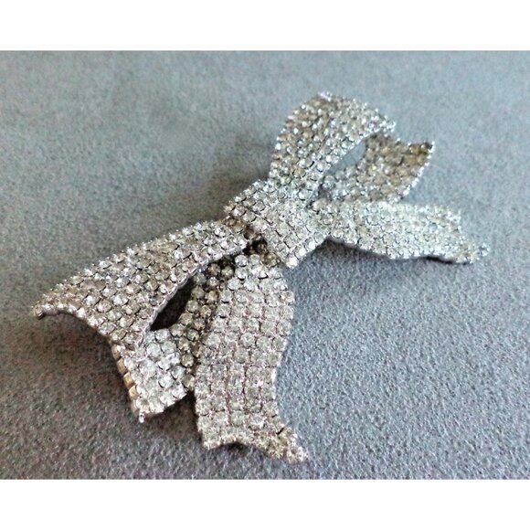 Vintage TRIGERE Rhinestone Ribbon BOW BROOCH Layered Sparkly 3.25" x 2" Rhodium - Picture 4 of 8